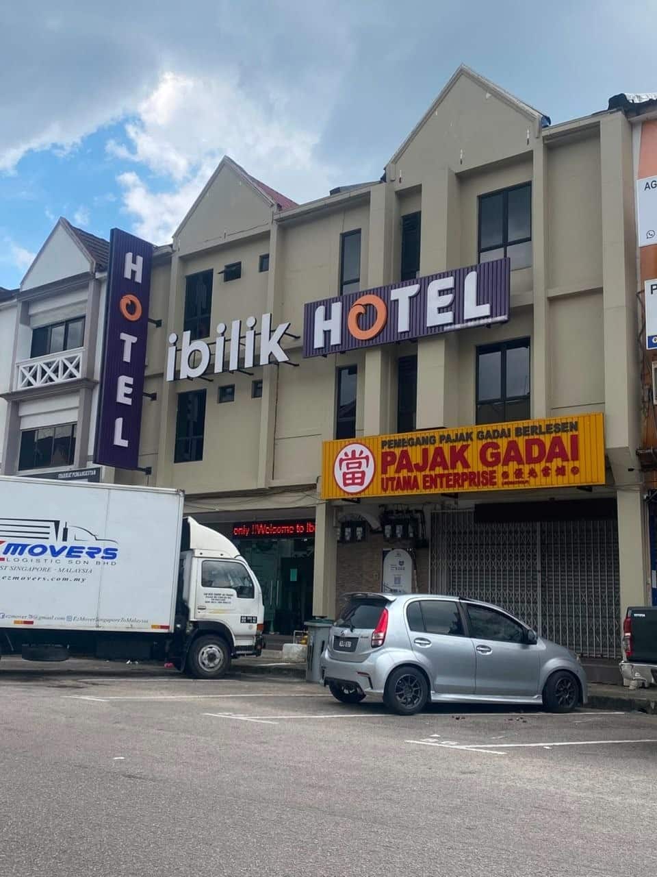 3 Storey Shoplot Taman Tampoi Utama 5