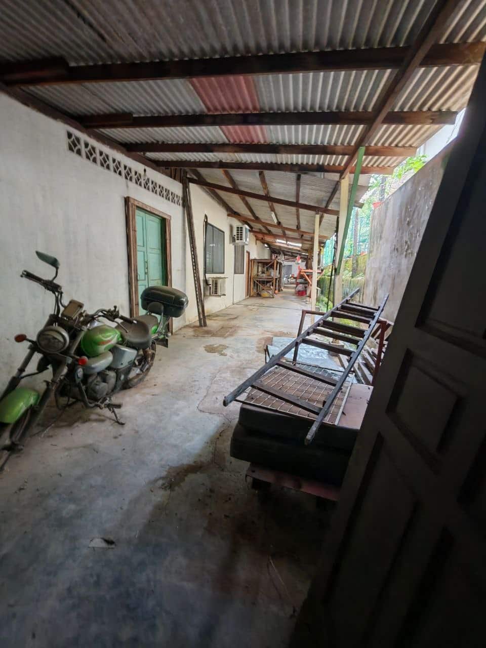 Single Storey Terrace Taman Tampoi 4
