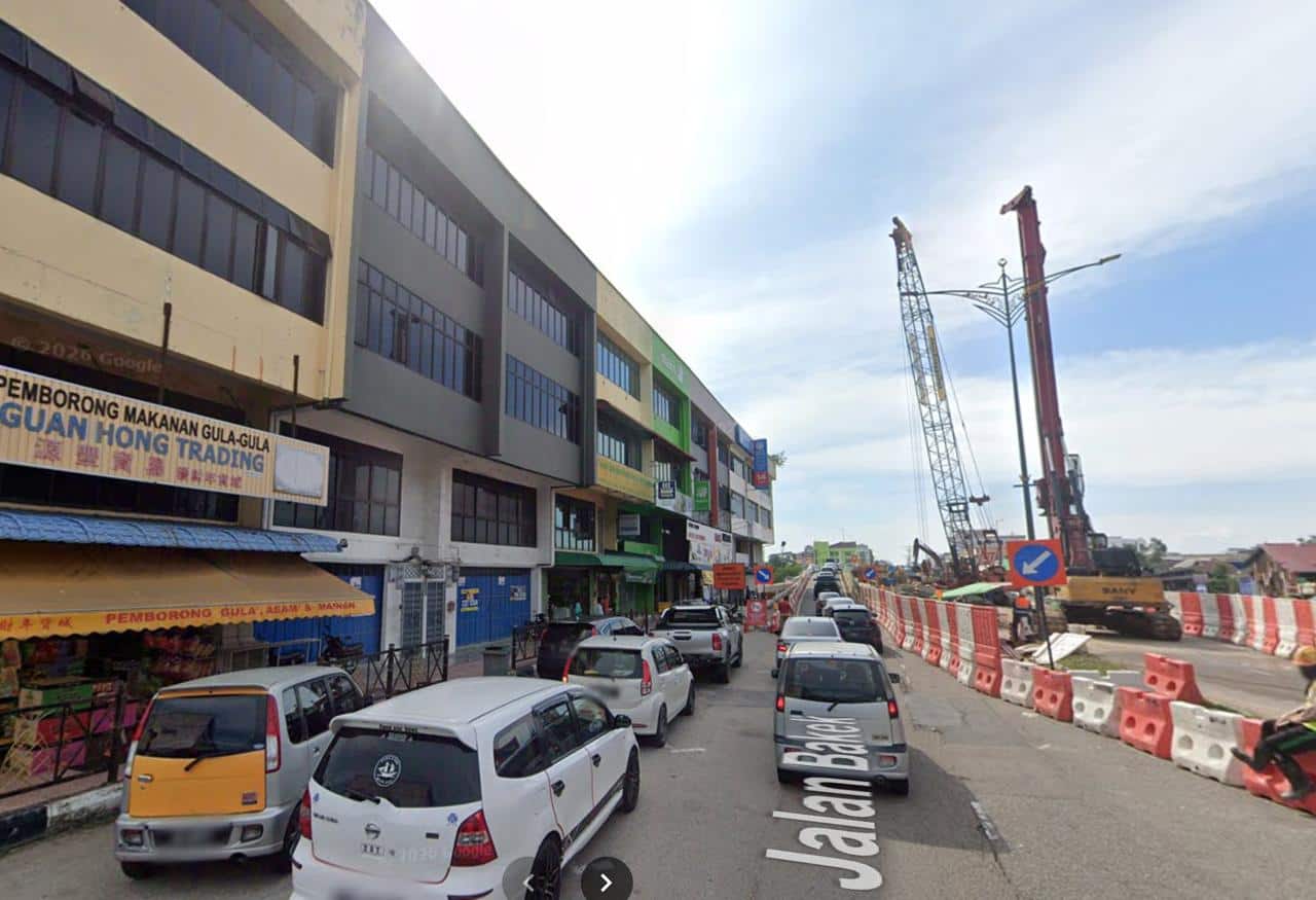 3-Storey Shoplot Jalan Bakek 2