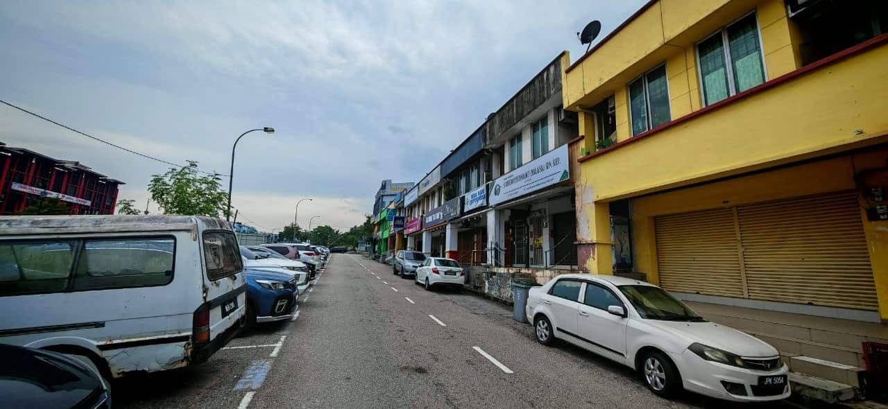Ground Floor Double Storey Shoplot Taman Nesa 12