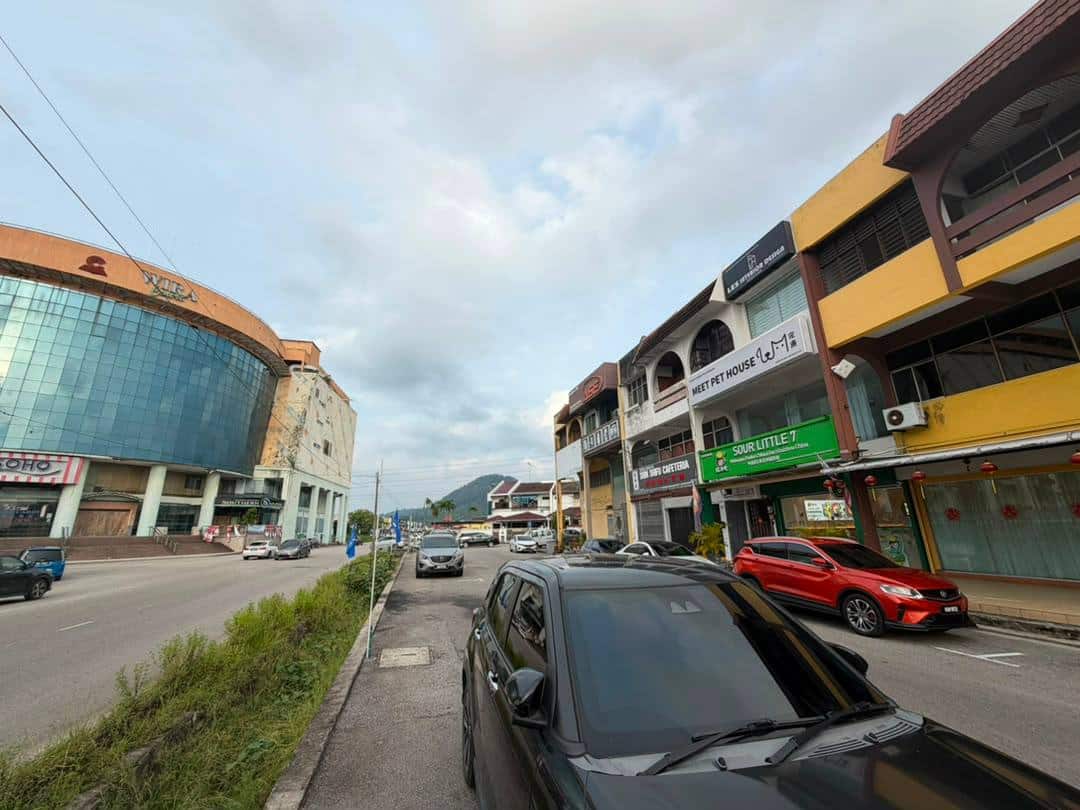3-Storey Shoplot Taman Bukit Pasir 3