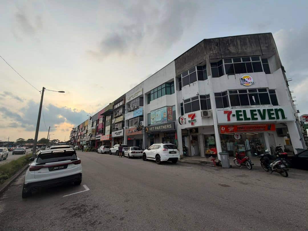3-Storey Shoplot Taman Bukit Pasir 2
