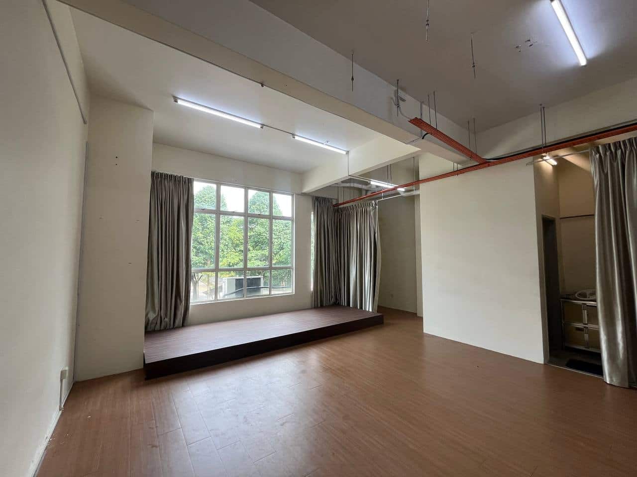 3-Storey Shoplot Pusat Perdagangan Danga Utama 3