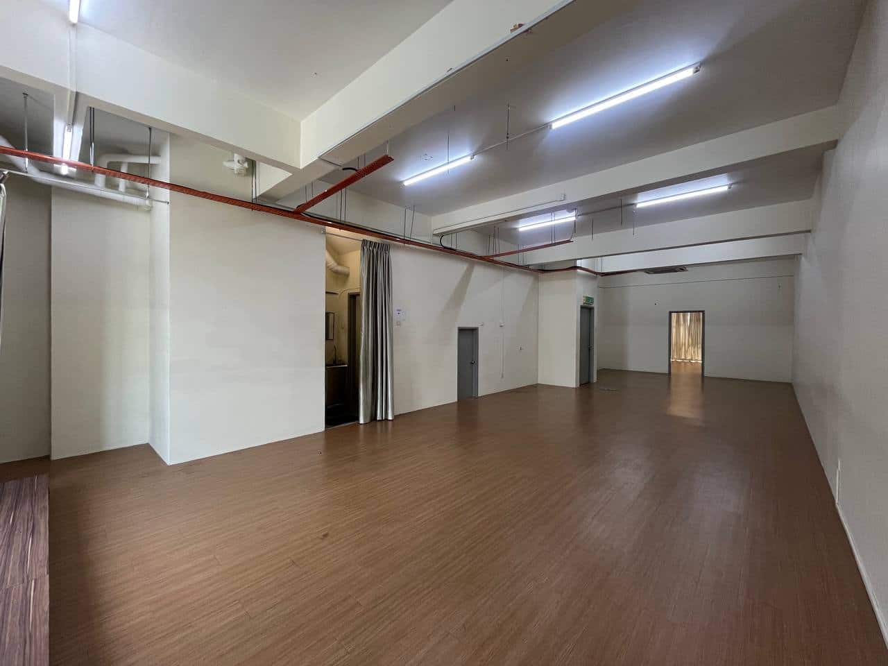 3-Storey Shoplot Pusat Perdagangan Danga Utama 2