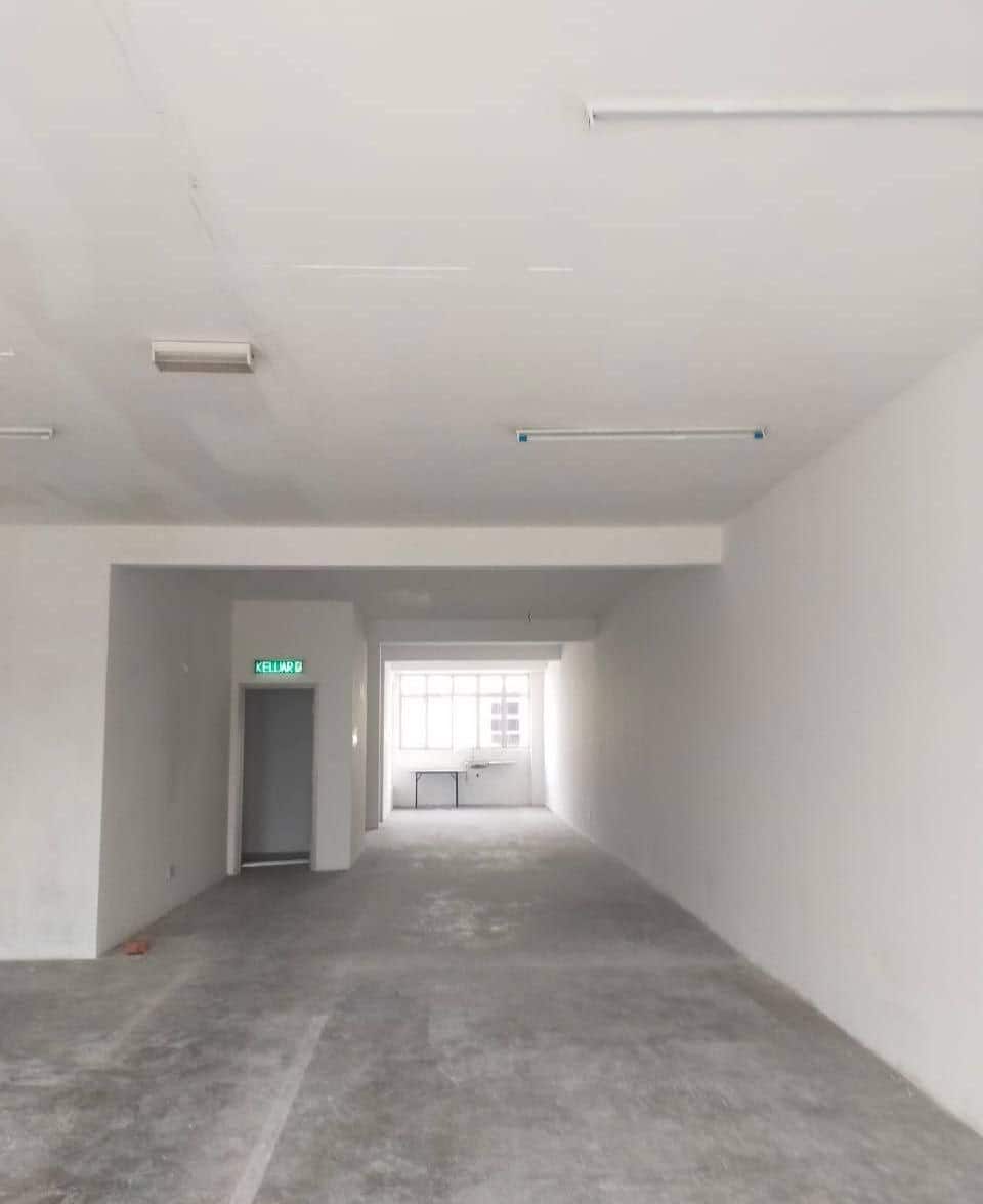3-Storey Shoplot Taman Austin Heights 4