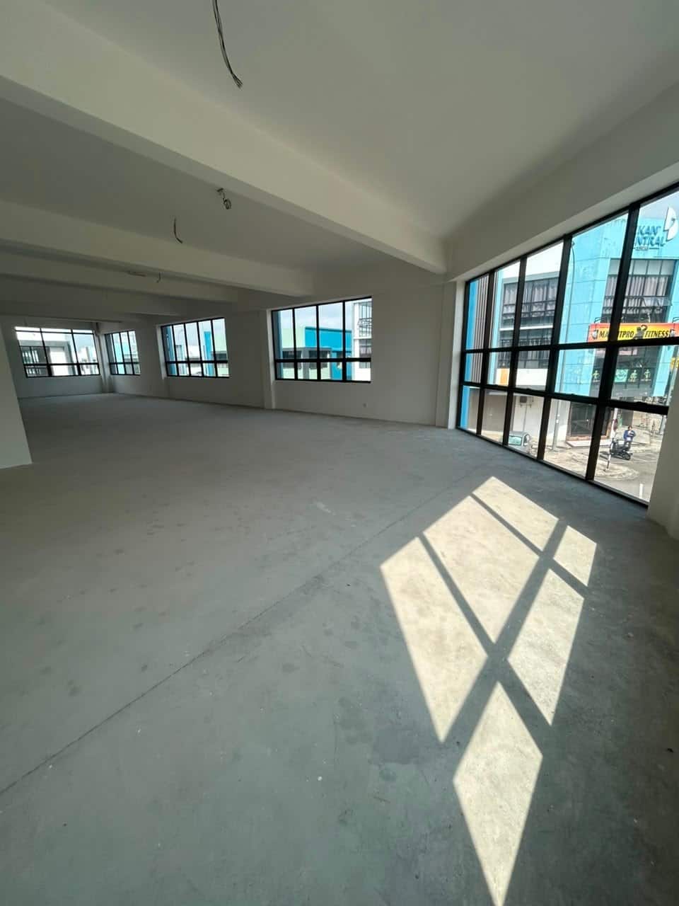 3-Storey Shoplot Pekan Nanas 2