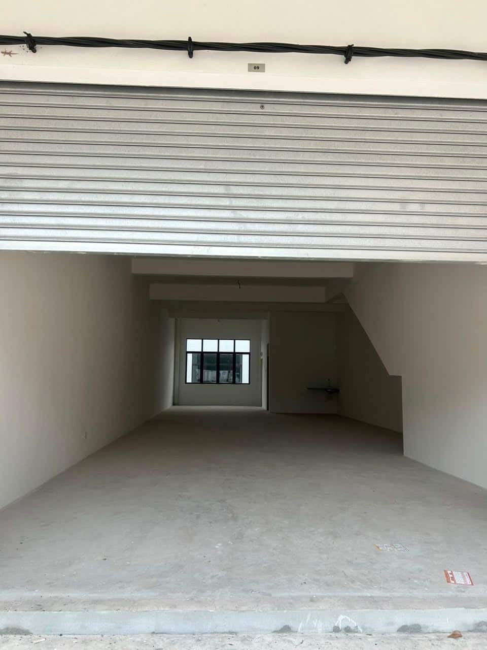 3-Storey Shoplot Pekan Nanas 8