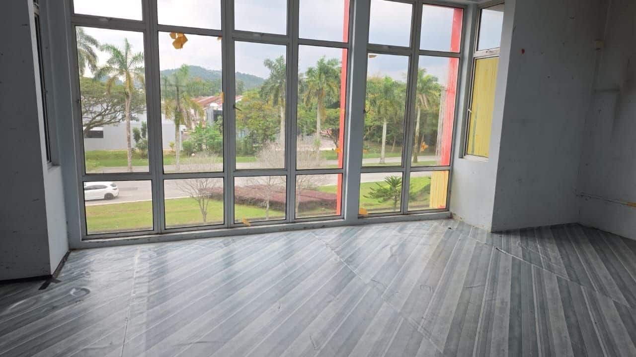 4-Storey Shop Lot Bandar Seri Alam 6