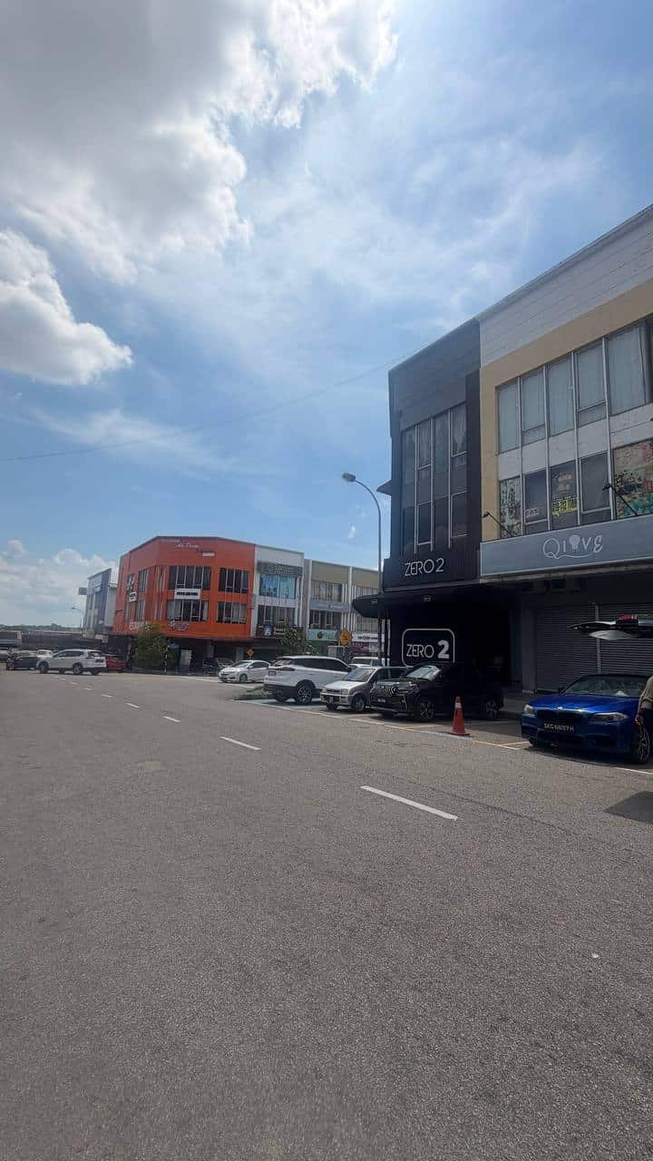 3-Storey Shoplot Taman Ungku Tun Aminah 4