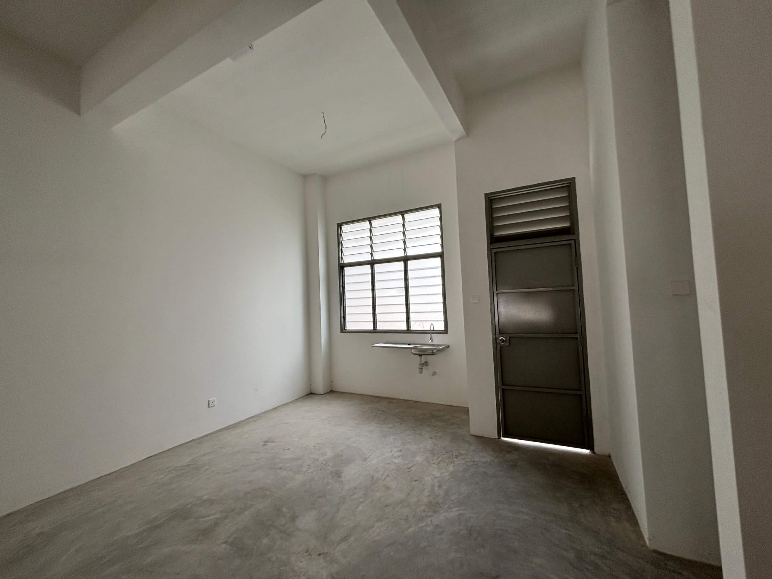 3-Storey Shop-Office Taman Puncak Tropicana 6