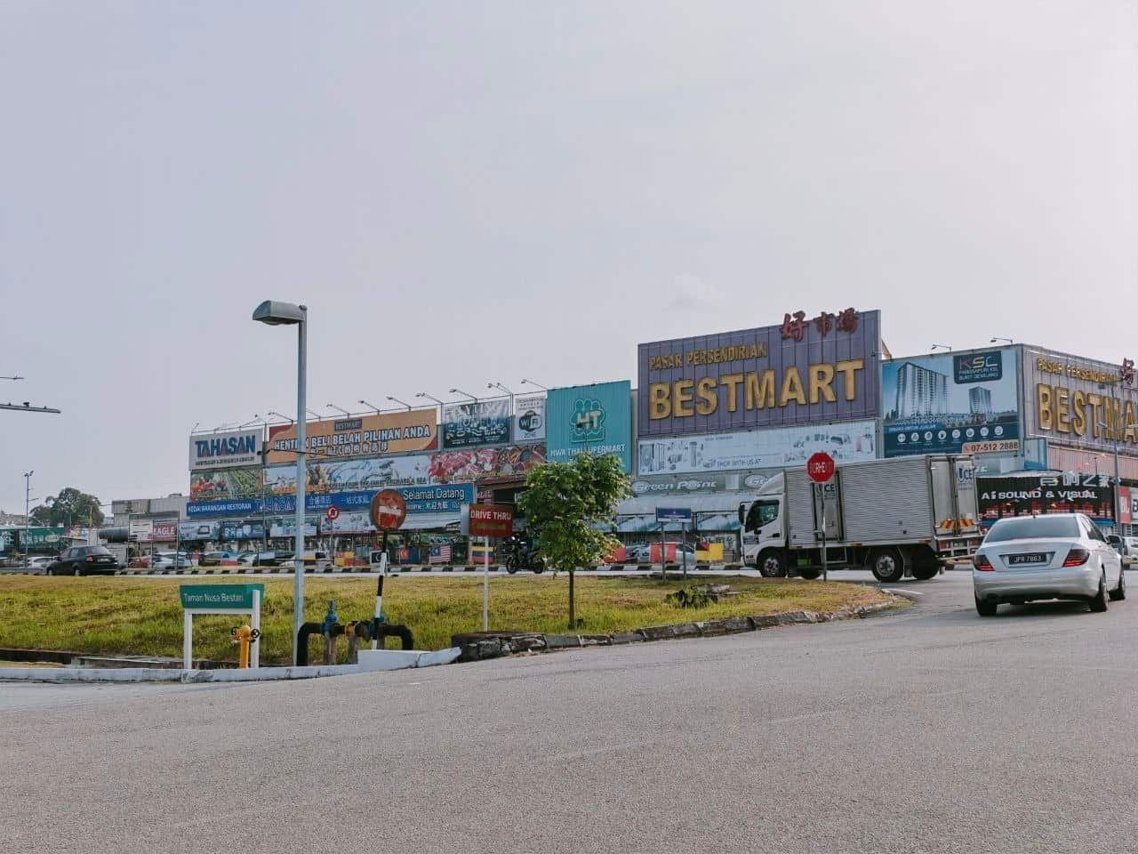 3-Storey Corner Shoplot Taman Nusa Bestari 5
