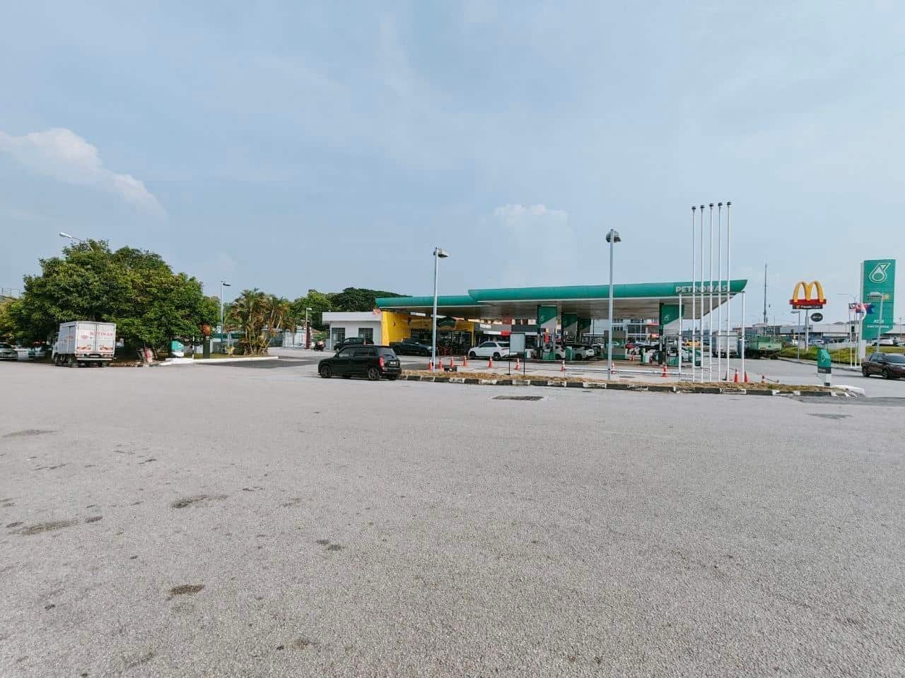 3-Storey Corner Shoplot Taman Nusa Bestari 8
