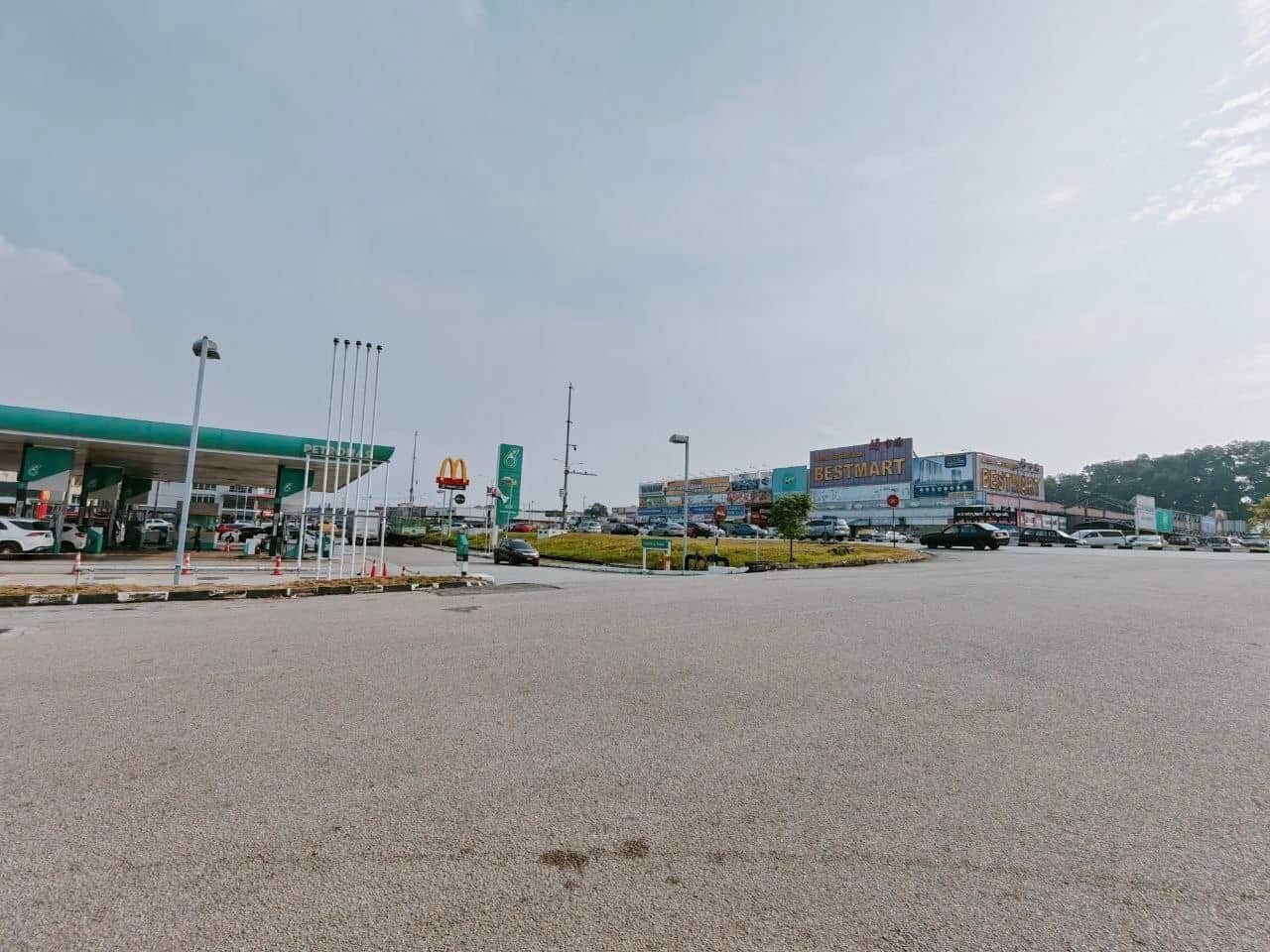3-Storey Corner Shoplot Taman Nusa Bestari 6