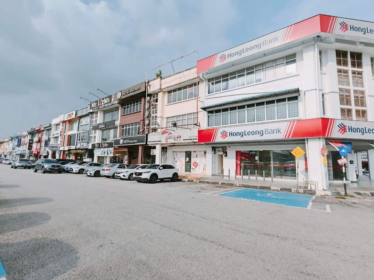 3-Storey Corner Shoplot Taman Nusa Bestari 1