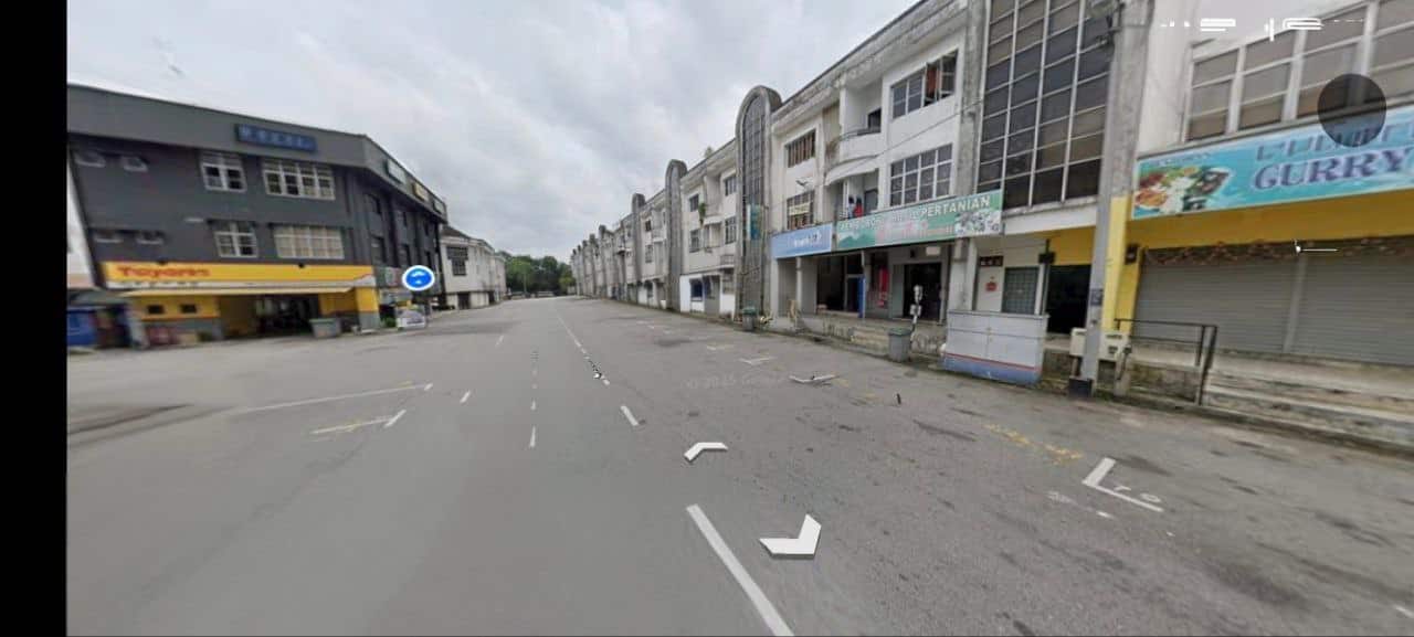 3-Storey Shop Lot Taman Melawati 5