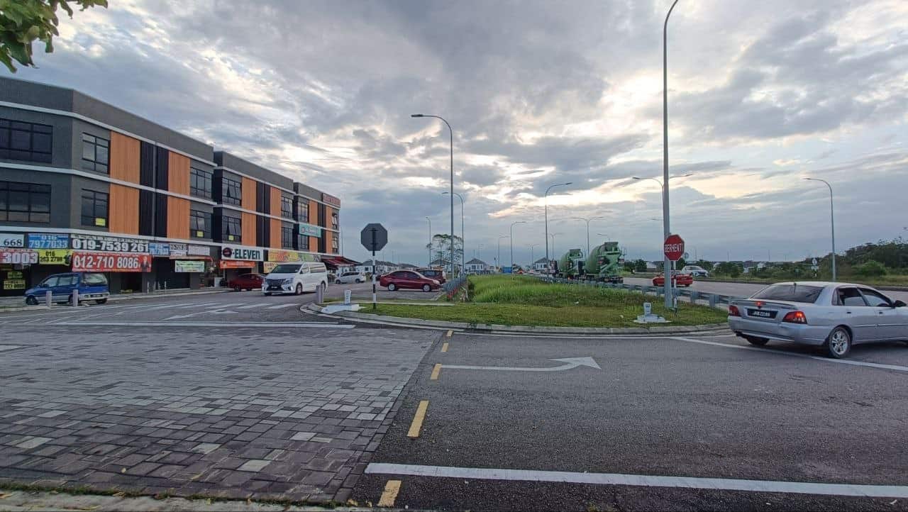 3-Storey Shop Office Gerbang Nusajaya Aspira Square 4