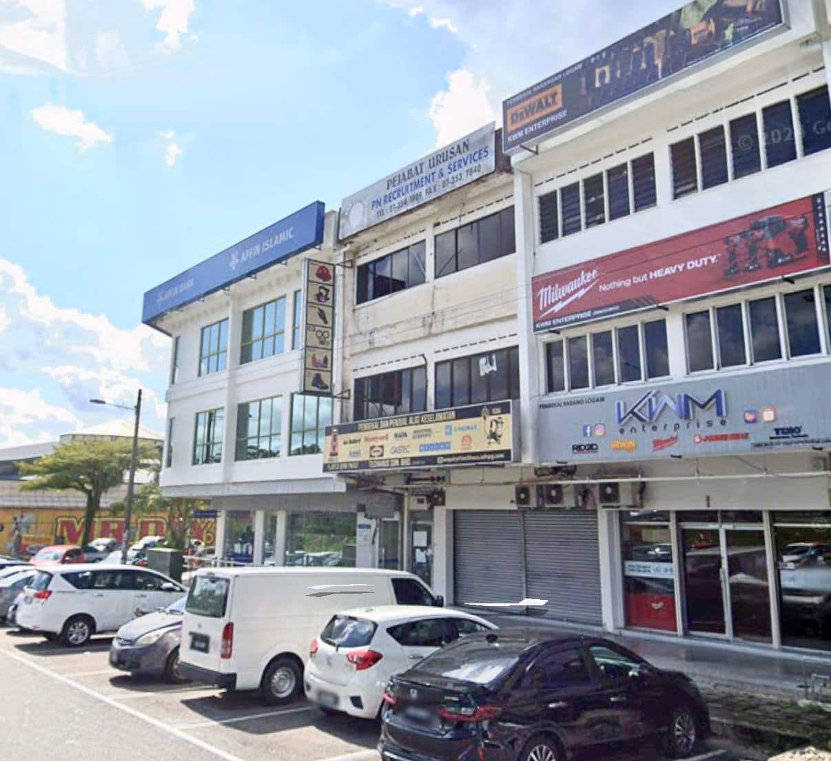3-Storey Shoplot Jalan Rosmerah 2/17 4