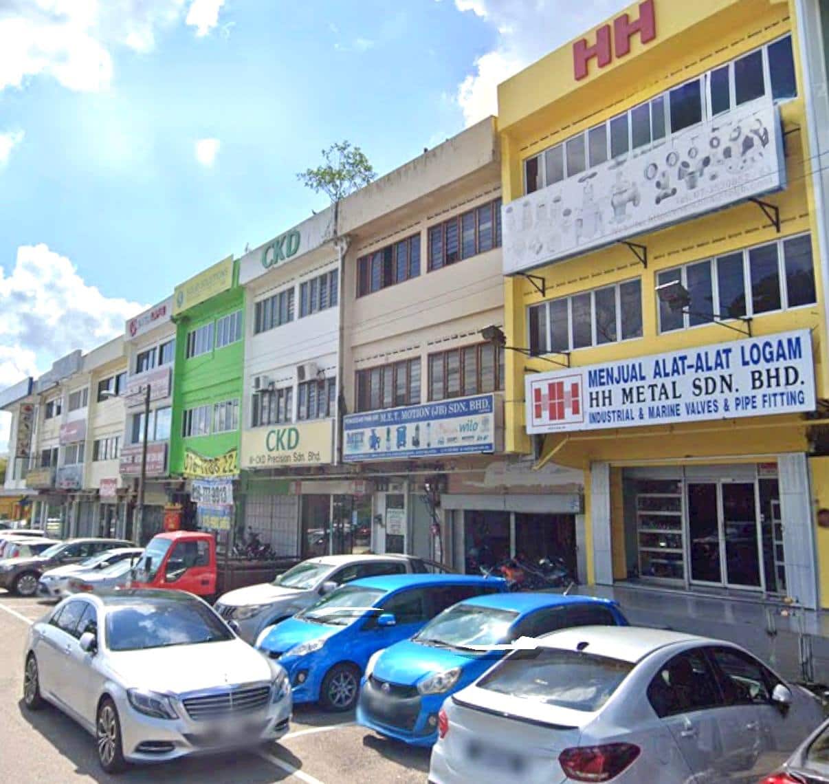 3-Storey Shoplot Jalan Rosmerah 2/17 2