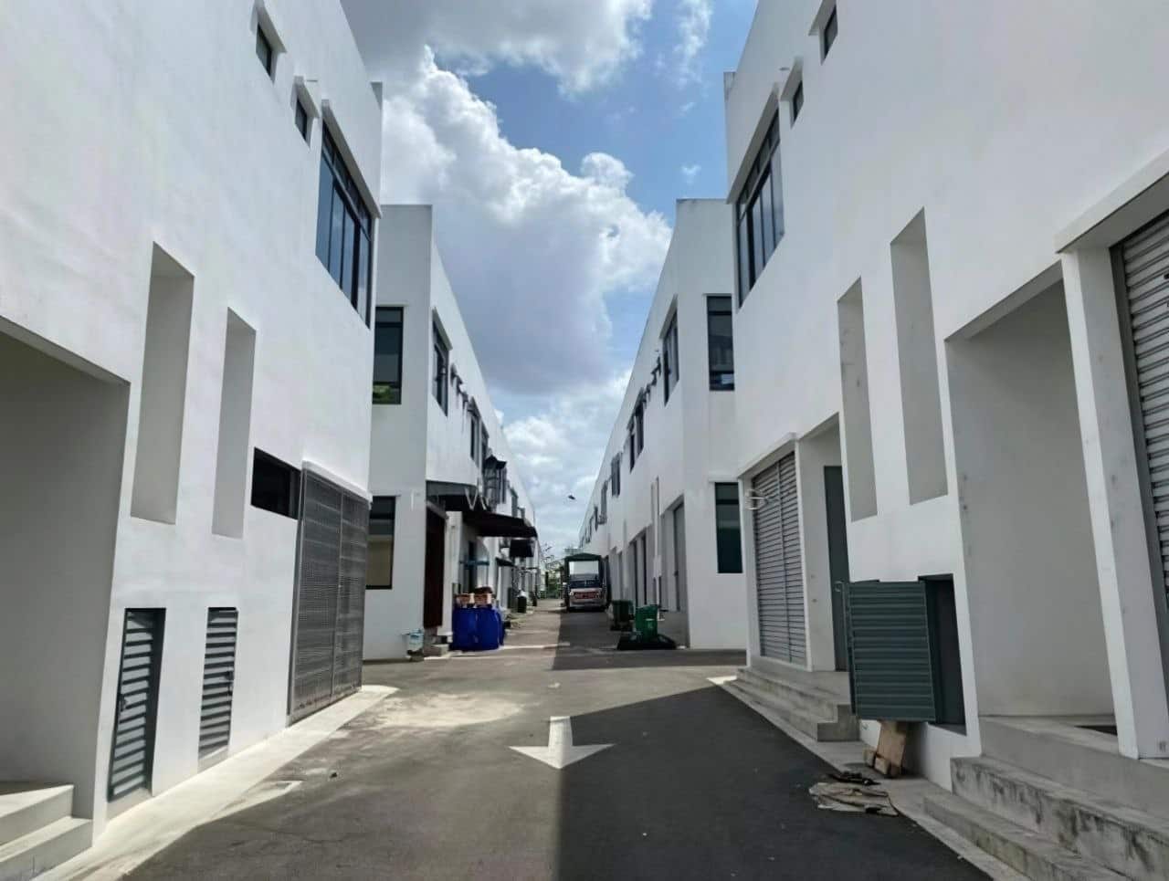 2-Storey Shoplot Eco Curve 5