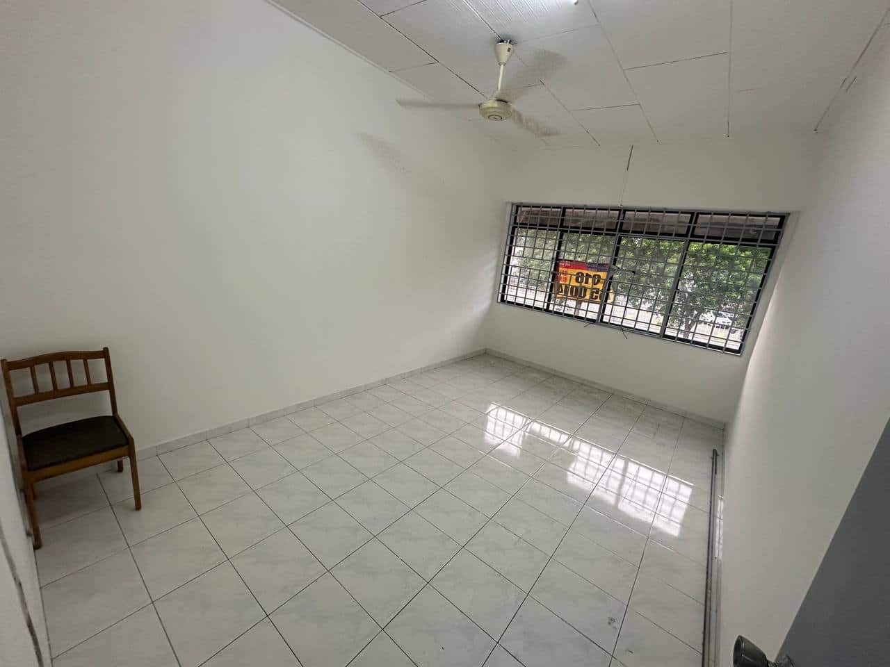 Tun Aminah facing main road 1st Floor Shop for ren… 2