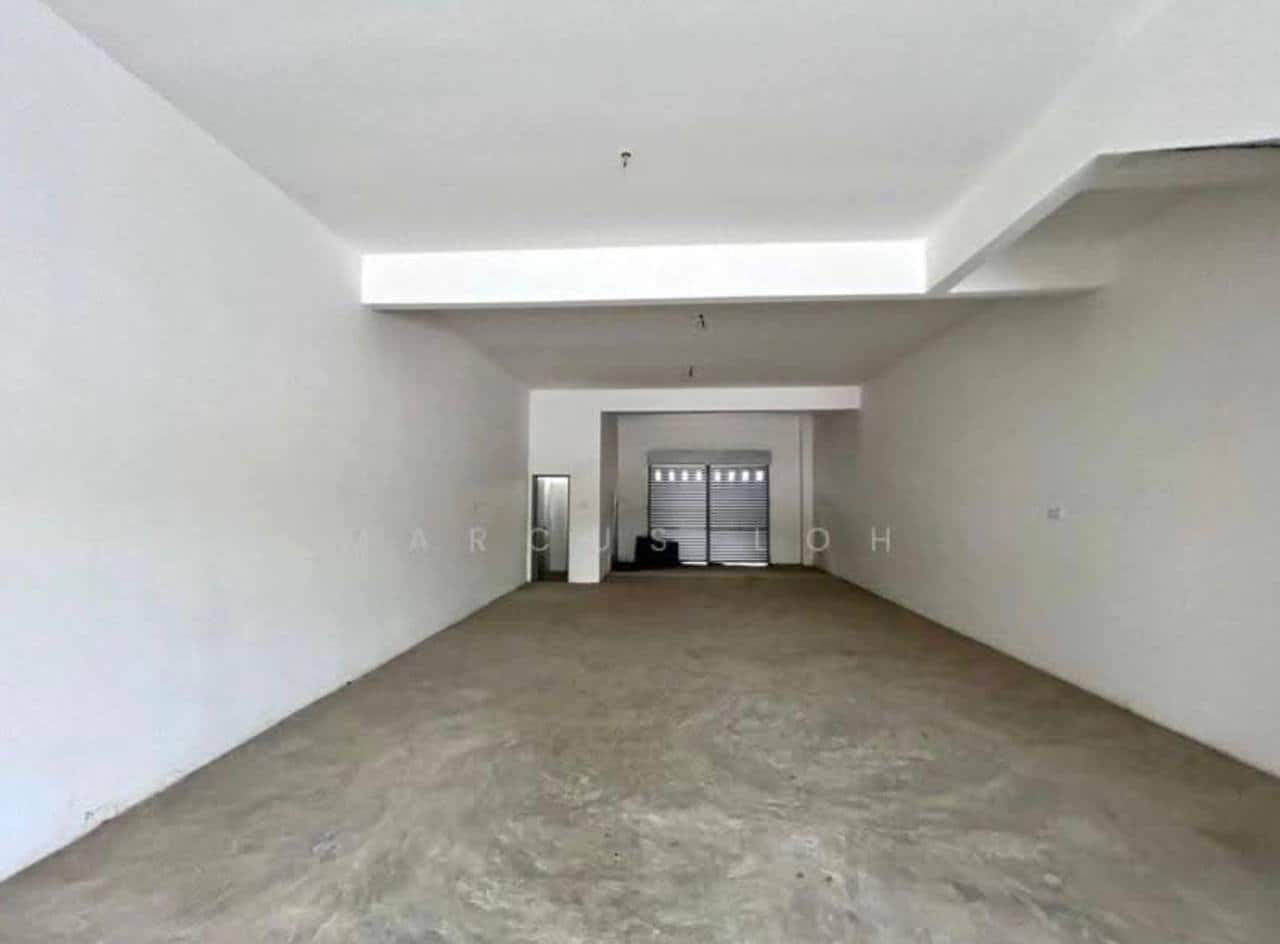 Pasir Gudang Bandar Layangkasa 2 storey shop for s… 2