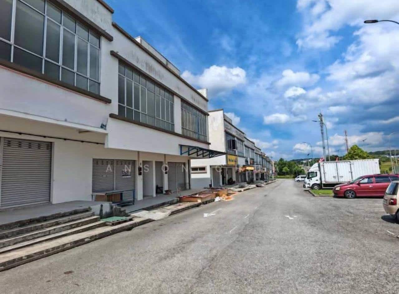 Pasir Gudang Bandar Layangkasa 2 storey shop for s… 3