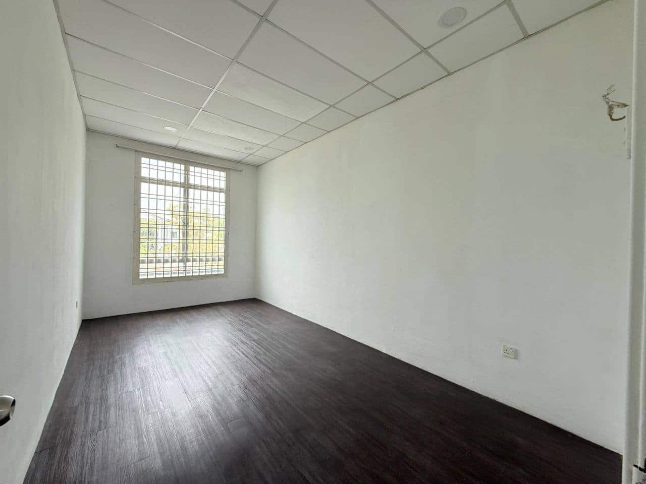 For Rent (AH7799)
Jalan Utama Mutiara Rini 
Double… 4