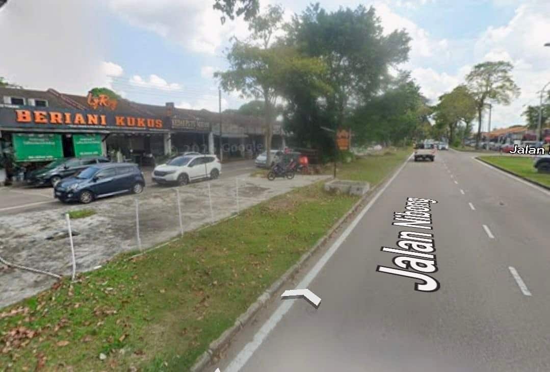 For Rent - 🅰🅰🅰 Stock 🏢

Prime Hot Location 📍
Facin… 5