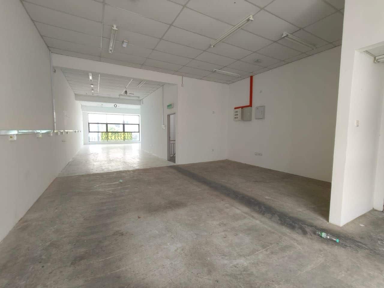 For Rent 
Dato onn Shoplot 
Whole Block

JALAN PER… 2
