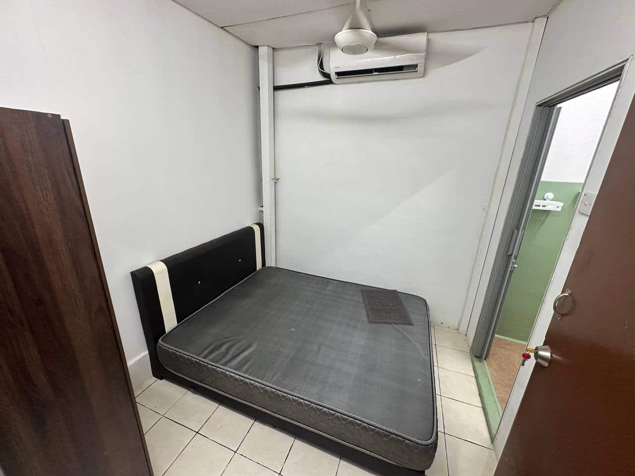 Serene Park shop for rent🔥🔥🔥
坡地走路就到Custom的店屋出租🔥🔥

… 4