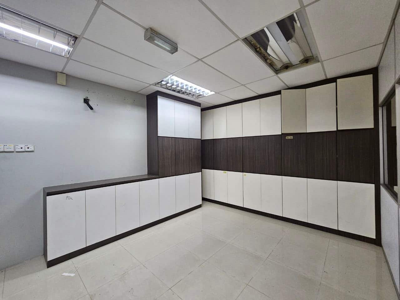 3 Storey Shoplot Mount Austin 3