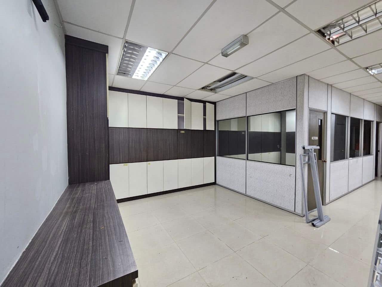 3 Storey Shoplot Mount Austin 2