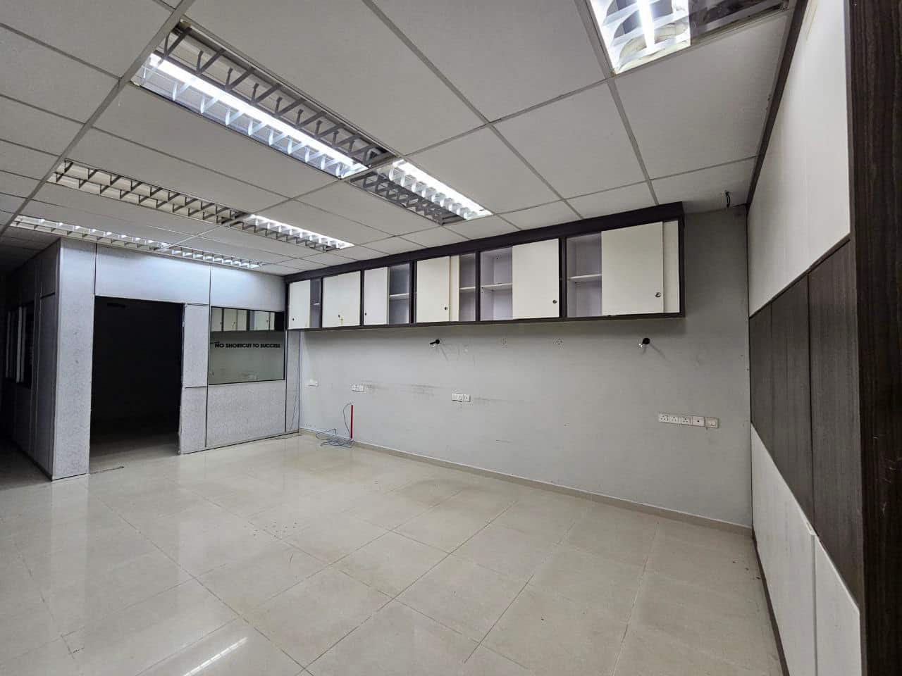 3 Storey Shoplot Mount Austin 4