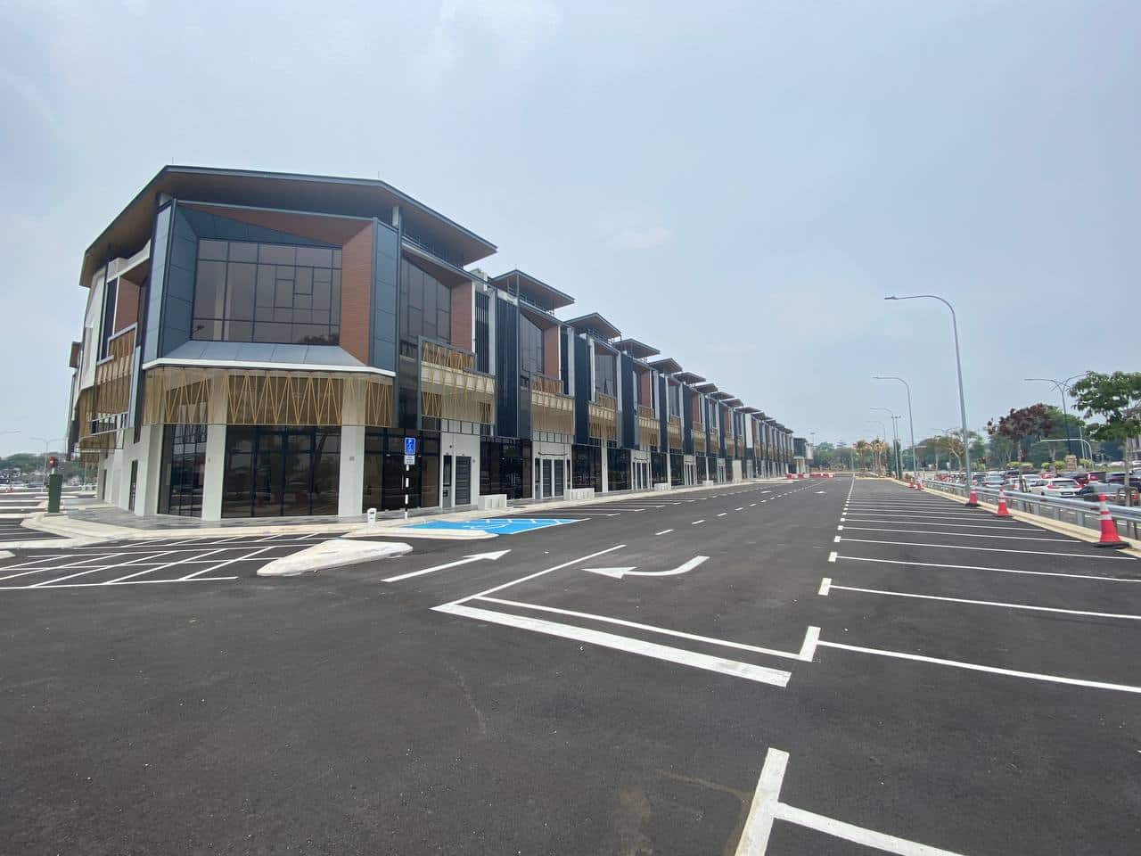Double-Storey Shoplot Indah Prime 2 @ Bukit Indah 3