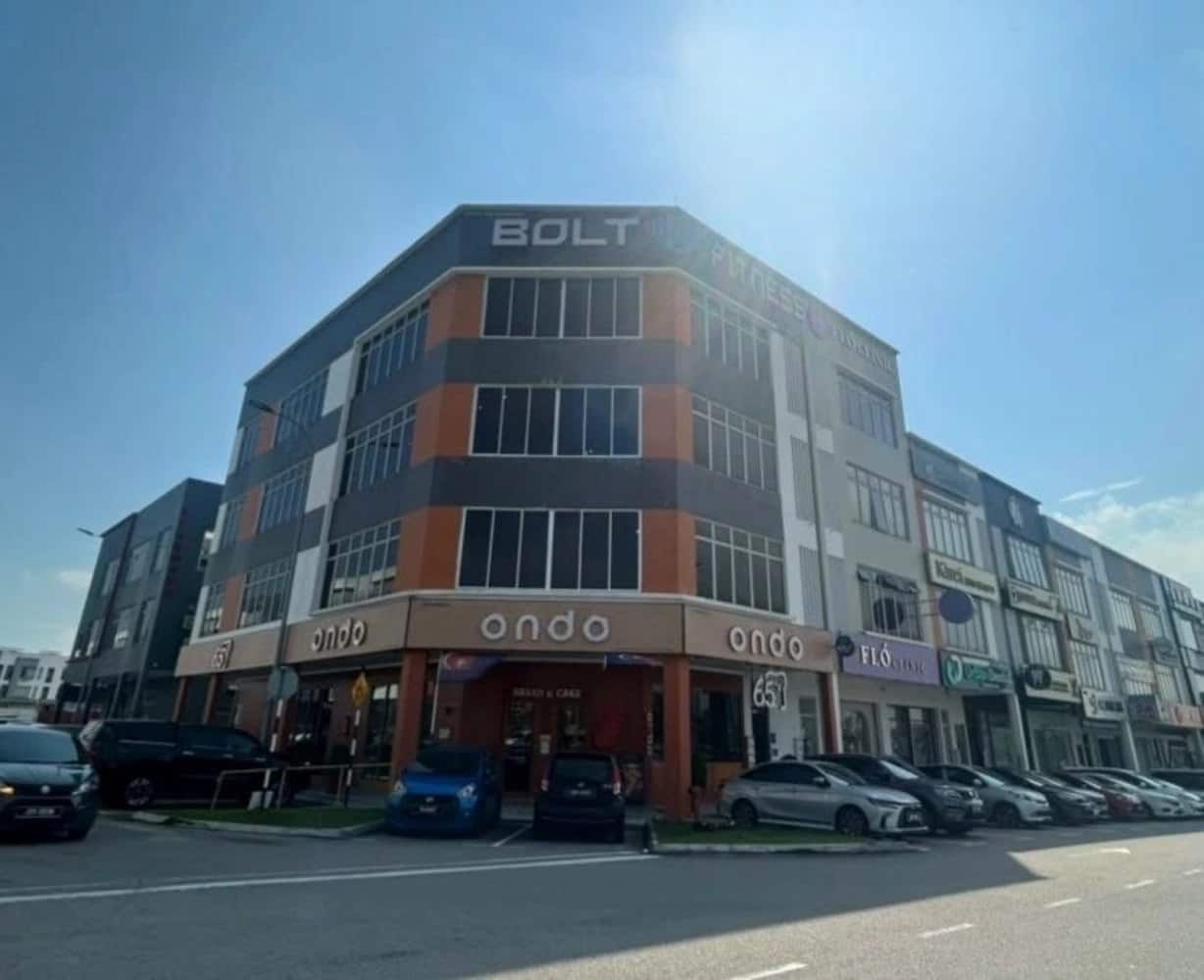 3-Storey Shoplot Austin Crest @ Emerald Business Hub 1