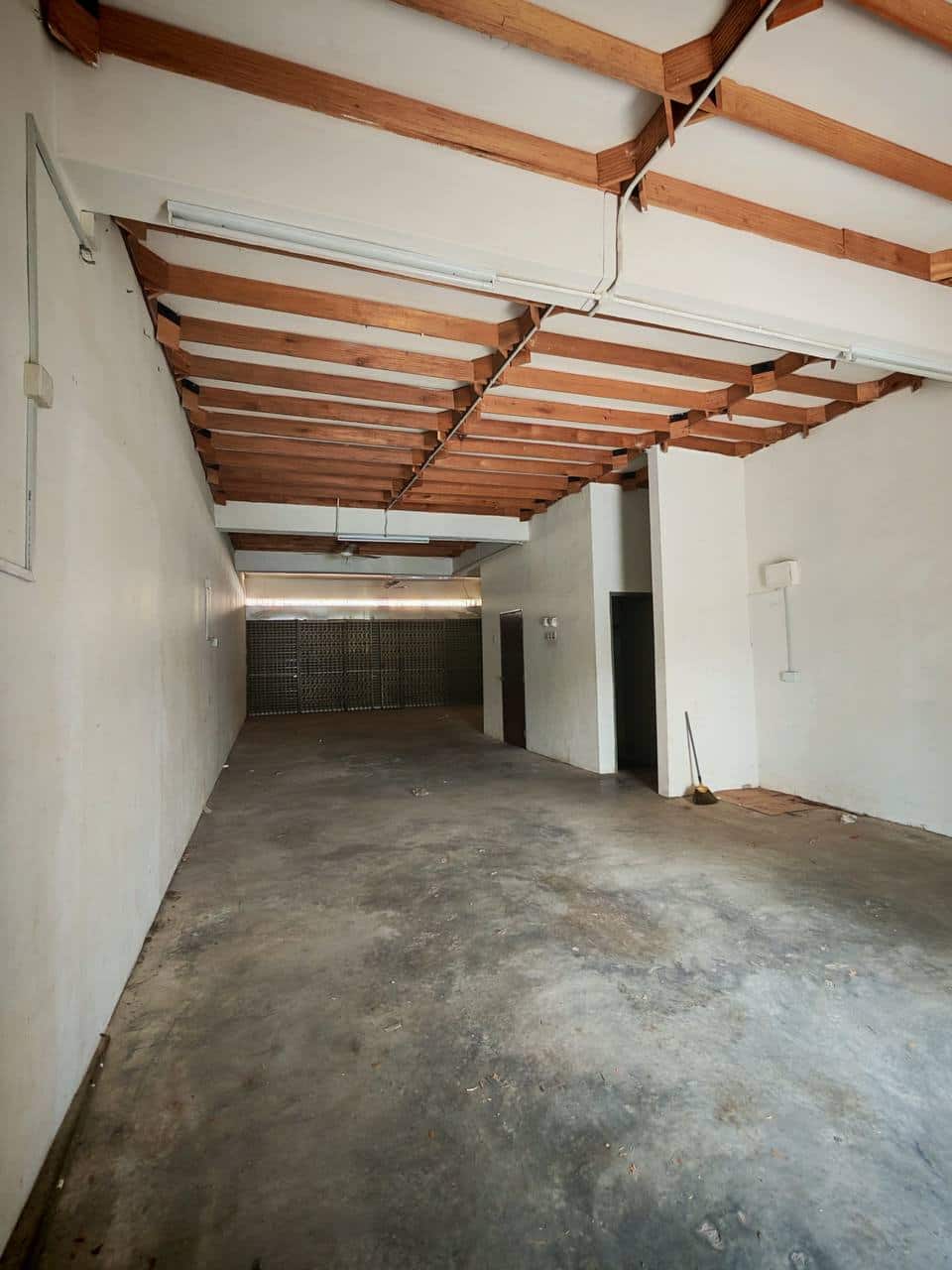 Ground Floor Shop Taman Daya 1