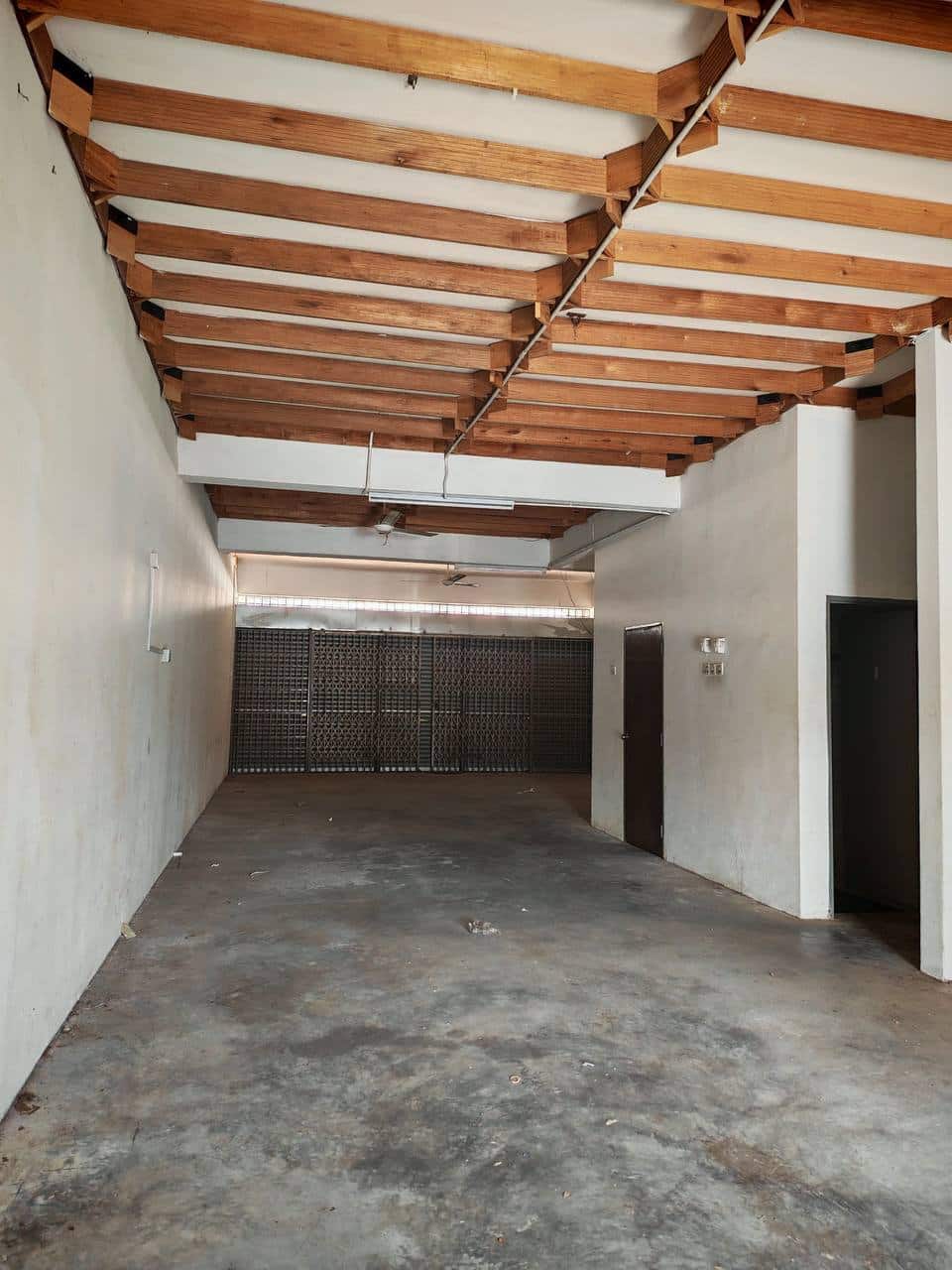 Ground Floor Shop Taman Daya 2