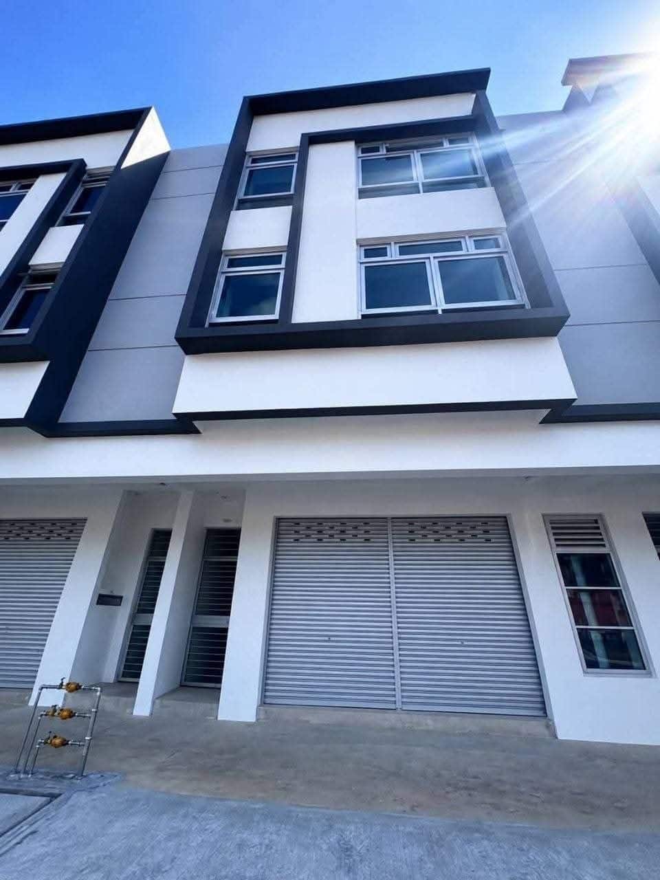 3 Storey Shoplot Adda Heights 3