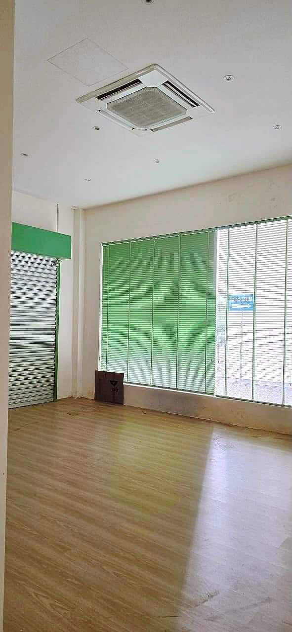 3-Storey Shoplot Austin Heights, Taman Mount Austin 3