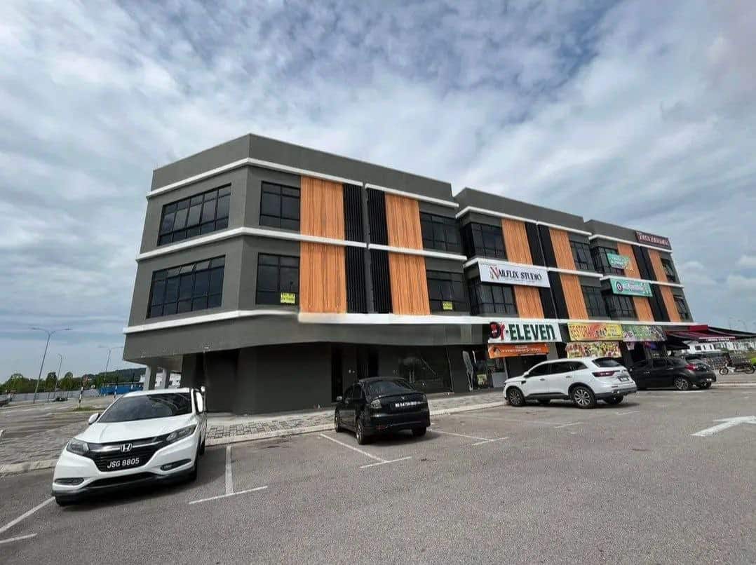 3-Storey Shoplot Jalan Niaga Aspira 1/1 2