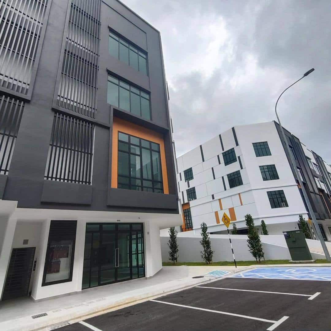 4 Storey Corner Shop Lot Taman Pelangi 4