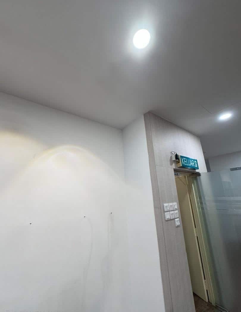 3-Storey Shop Office Mount Austin 8