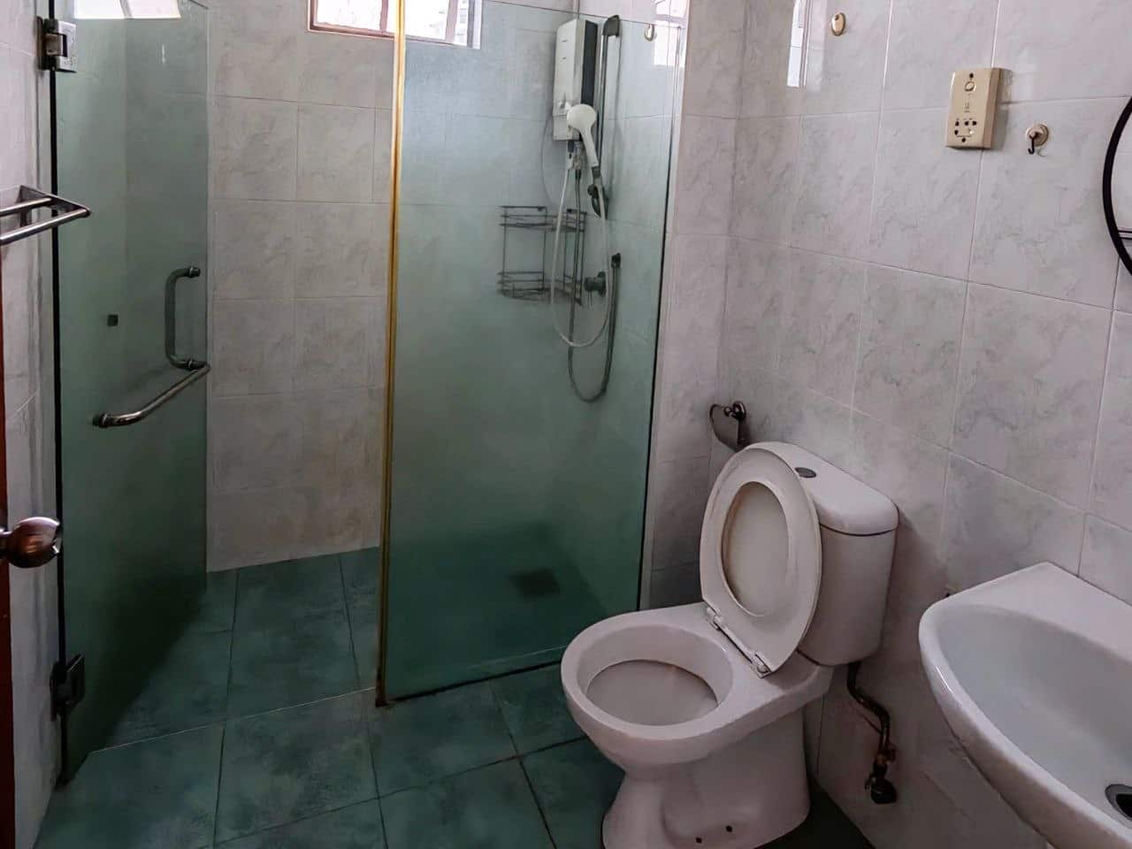 Condominium Taman Pelangi 9