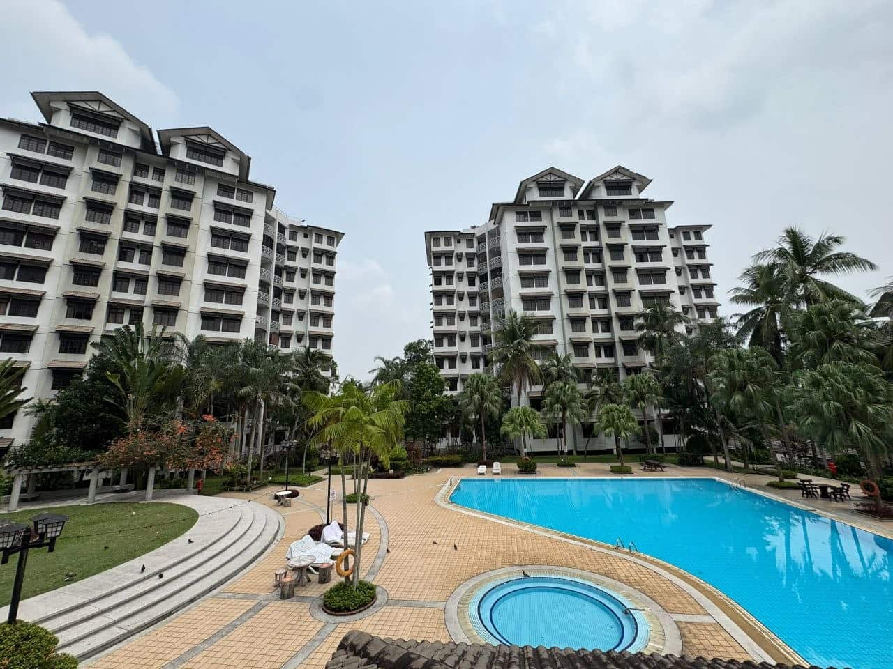Condominium Taman Pelangi 1
