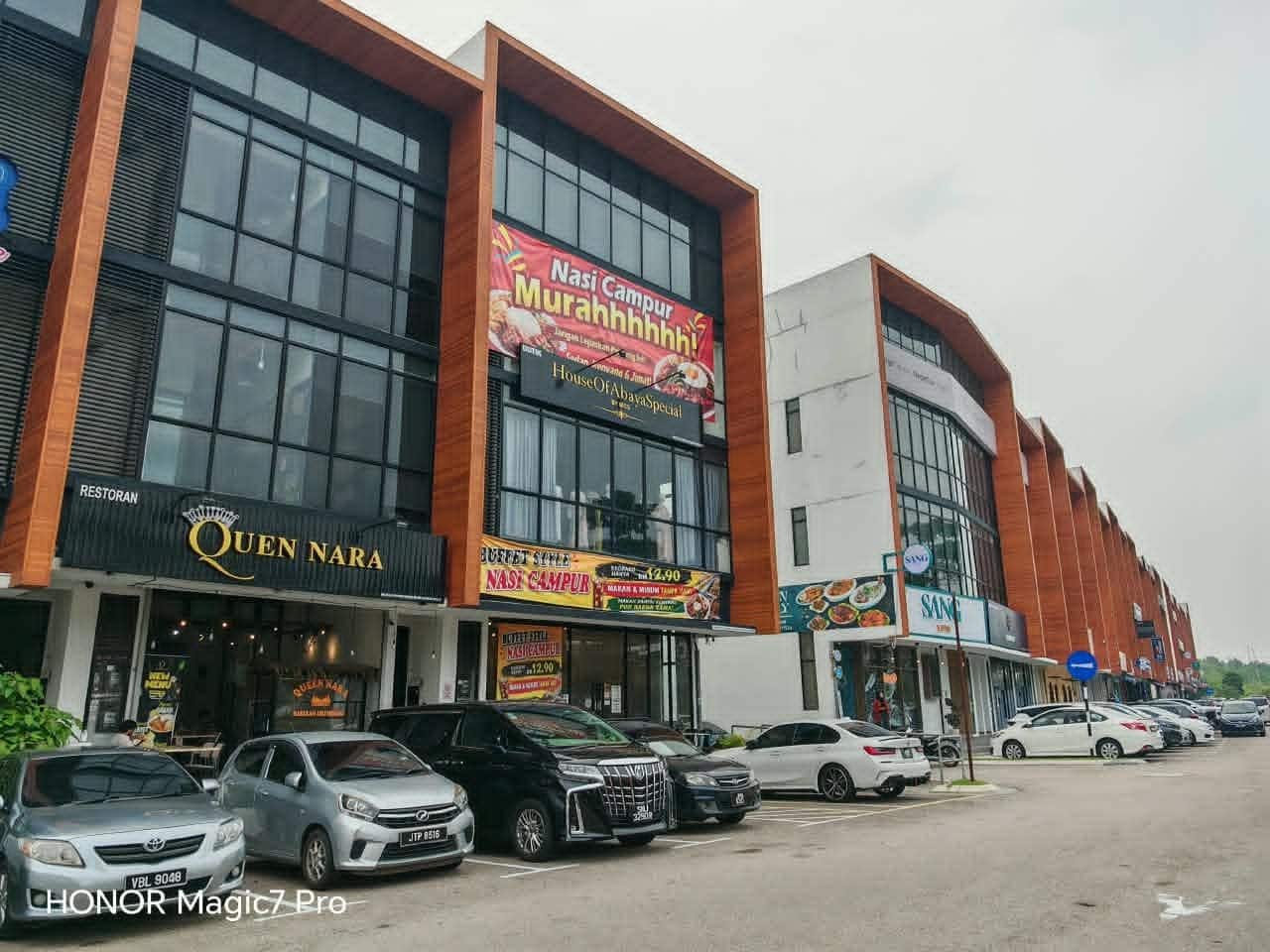 3-Storey Shoplot Tampoi 1