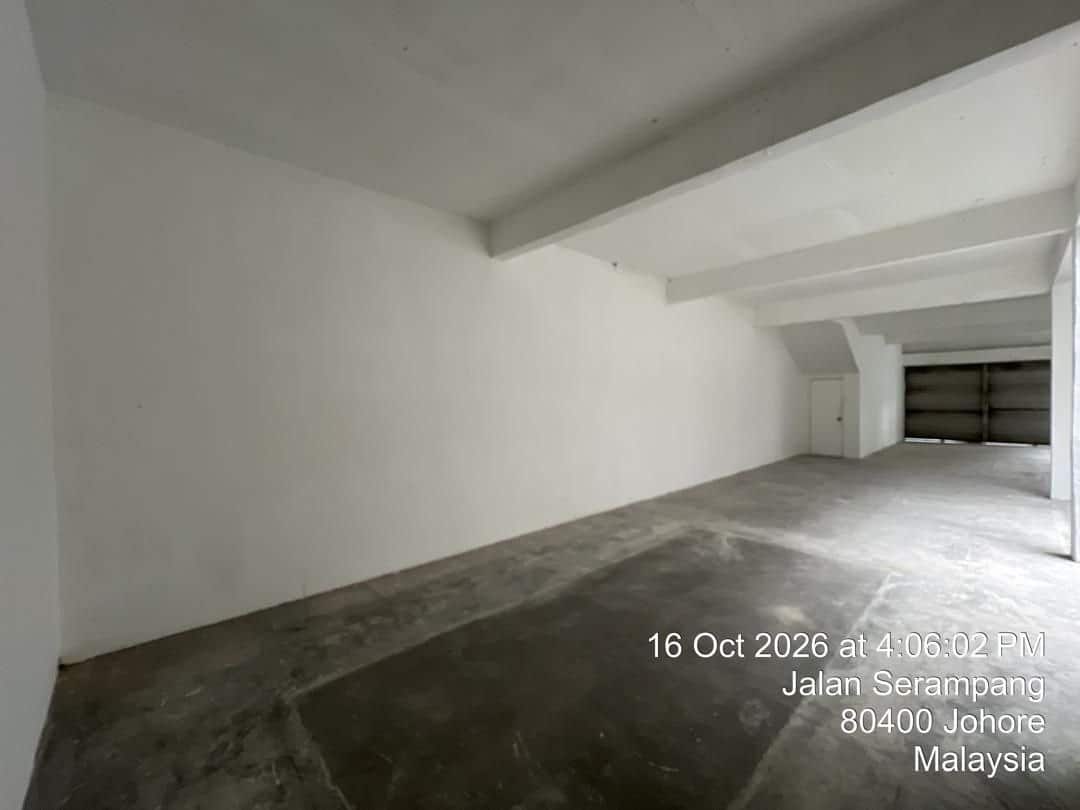 3-Storey Shoplot Jalan Serampang 7