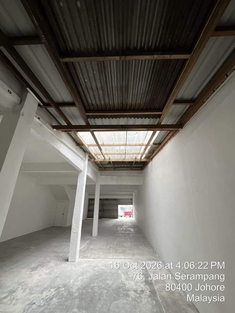 3-Storey Shoplot Jalan Serampang 6