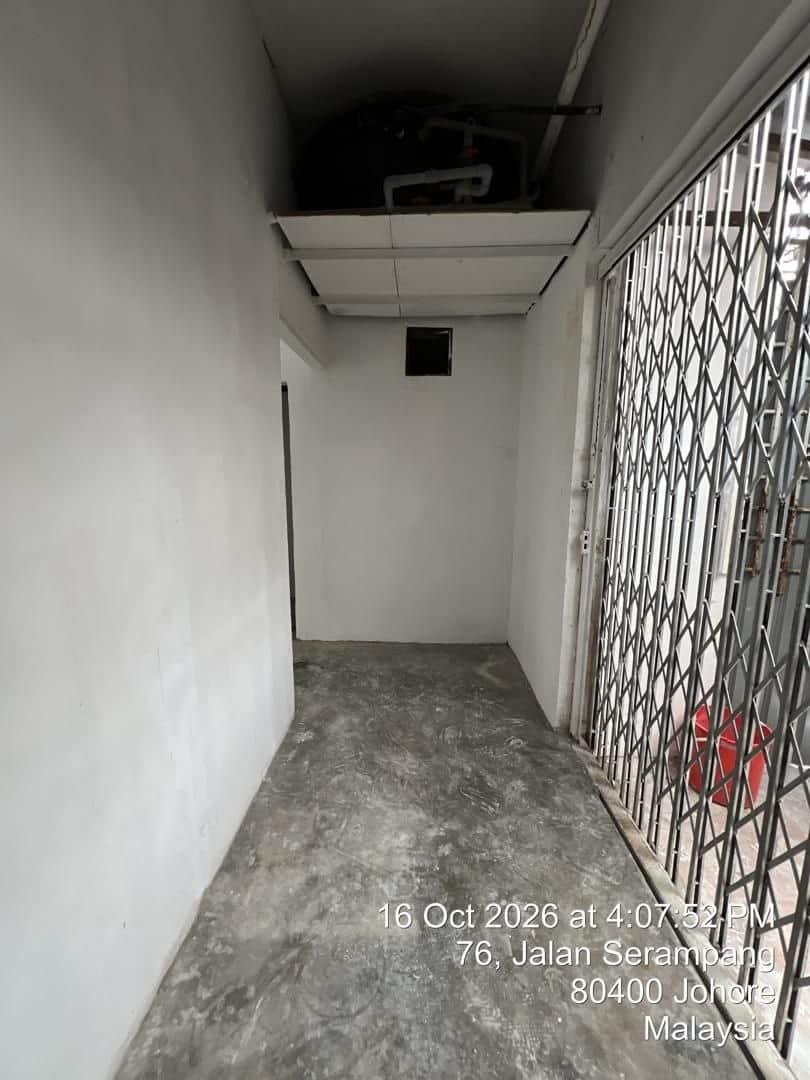 3-Storey Shoplot Jalan Serampang 10
