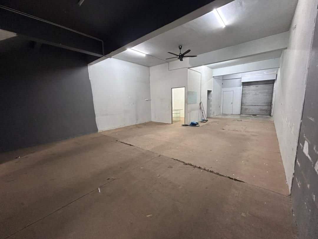 3 Storey Shoplot Taman Nusa Bestari 4