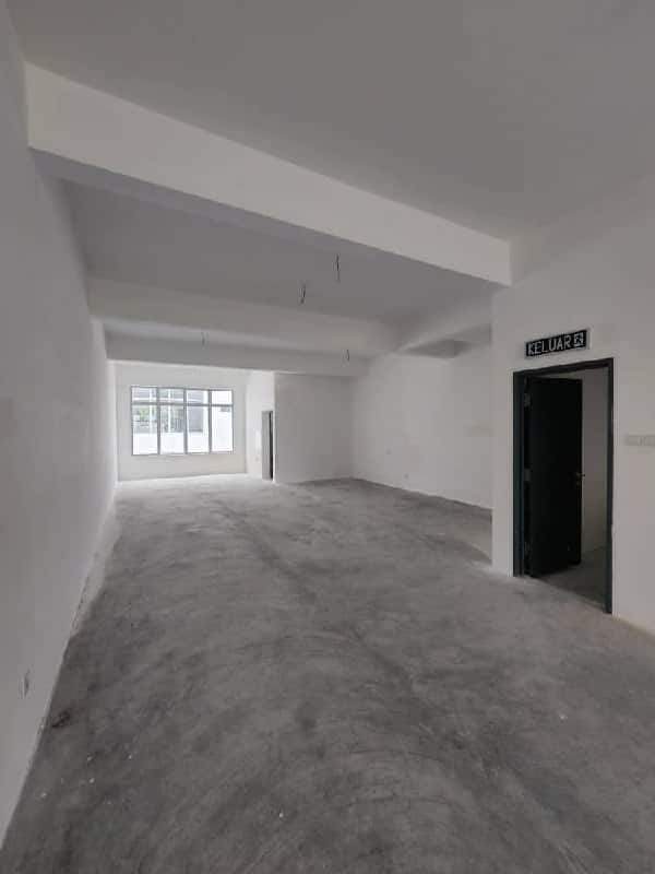 3-Storey Shoplot Emerald Business Park @ Austin Crest 1